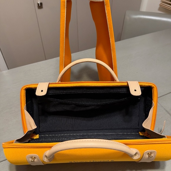 Veuve Clicquot 375ml neoprene champagne carrier/Parisian purse - Picture 7 of 9
